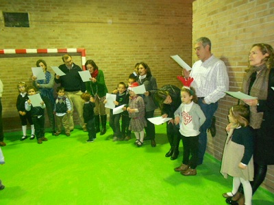 Més fotografies de la Cantada de Nadales a l'Asil  - Club Valldaura 